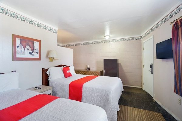 Foto van 3 tweepersoonsbedden met kitchenette - Vakantiehuis in Alpine TX - BedRoom