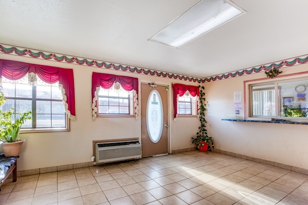 Foto van Bald Knob AR|Kingsize bed|Rookbaar - Vakantiehuis in Bald Knob AR - HallReception