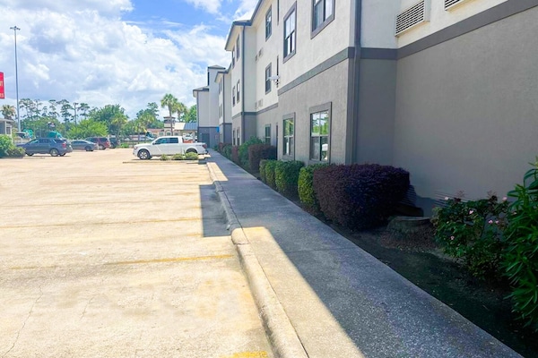 Foto van 2 Volle Bedden Met Kitchenette Non - Roken - Vakantiehuis in Beaumont TX - ExteriorSummer