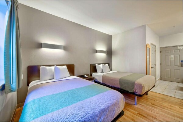 Foto van 2 Volle Bedden Met Kitchenette Non - Roken - Vakantiehuis in Beaumont TX - BedRoom