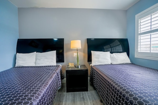 Foto van 2 Volledige Bedden Toegankelijk Niet Roken - Vakantiehuis in Buttonwillow, CA - BedRoom
