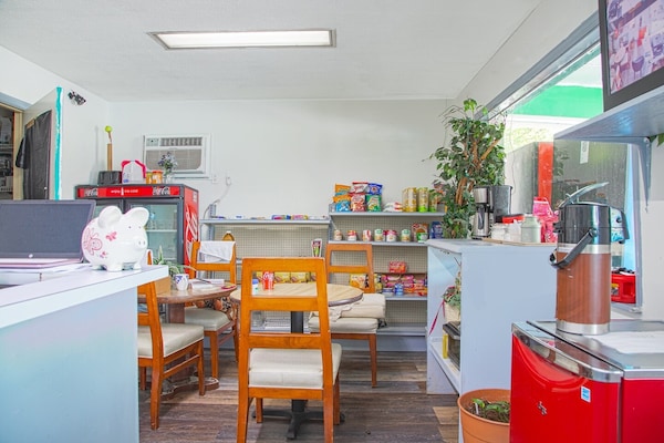 Foto van 2 tweepersoonsbedden | Roken toegestaan | Calhoun GA - DiningRoom