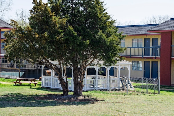 Foto van 3 Volledig Bed | Non-Smoking - Vakantiehuis in Chickasha OK - Facilities