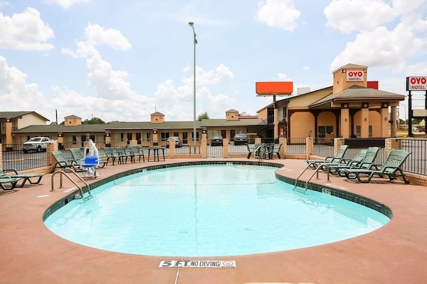 Foto van 2 tweepersoonsbedden | Roken toegestaan - Vakantiehuis in Texarkana TX - Pool