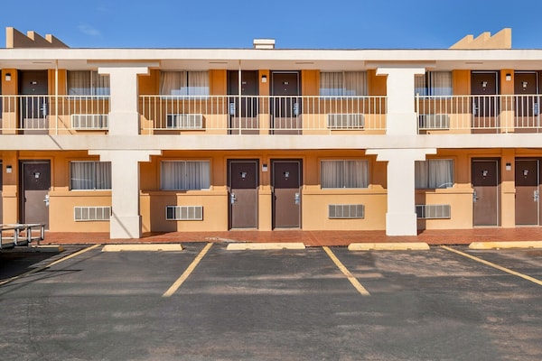 Foto van 2 tweepersoonsbedden (queensize) | rookvrij - Vakantiehuis in Elk City OK - parking