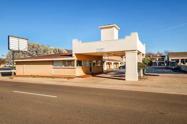 Foto van 2 tweepersoonsbedden (queensize) | rookvrij - Vakantiehuis in Elk City OK - ExteriorSummer