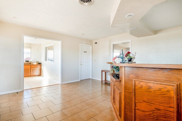 Foto van 2 tweepersoonsbedden (queensize) | rookvrij - Vakantiehuis in Elk City OK - HallReception