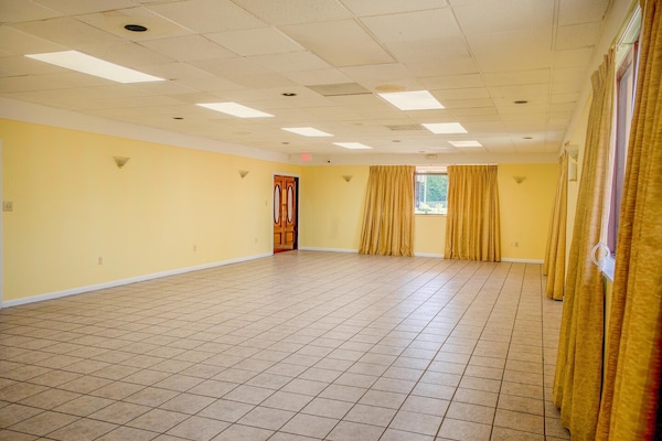 Foto van 2 tweepersoonsbedden | Roken toegestaan | Greensboro - Facilities