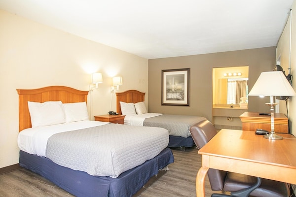 Foto van 2 tweepersoonsbedden | Roken toegestaan | Greensboro - BedRoom