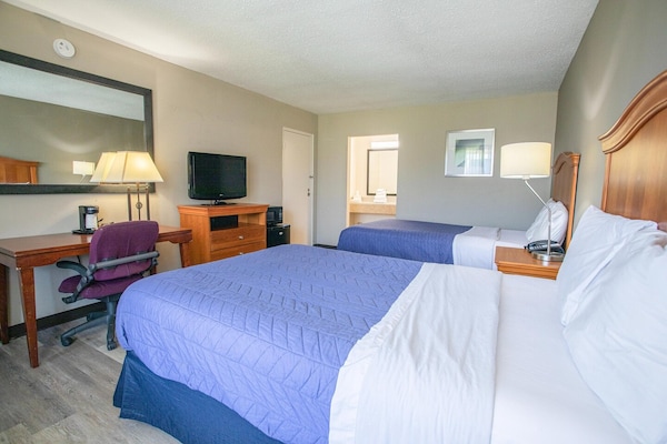 Foto van 2 tweepersoonsbedden | Rookvrij - Vakantiehuis in Greensboro - BedRoom