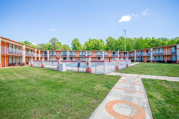 Foto van 2 tweepersoonsbedden | Rookvrij - Vakantiehuis in Greensboro - GardenSummer