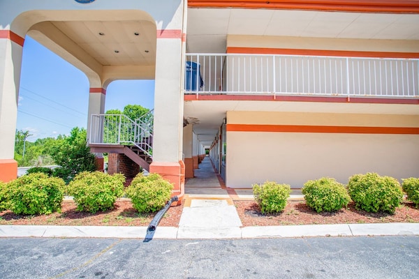 Foto van 2 tweepersoonsbedden | Rookvrij - Vakantiehuis in Greensboro - parking