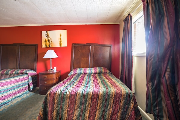 Foto van 2 tweepersoonsbedden, rokersgedeelte | Holly Springs MS - BedRoom