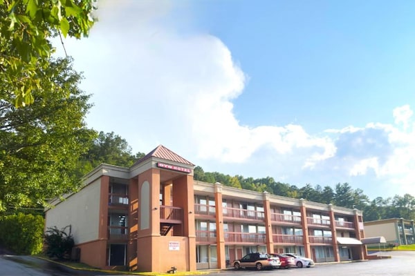 Foto van 2 tweepersoonsbedden (queensize) | Niet roken - Vakantiehuis in Harriman TN - Outdoor