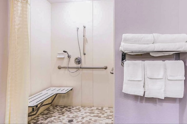 Foto van 2 tweepersoonsbedden (queensize) Niet-roken - Vakantiehuis in Jackson - BathRoom