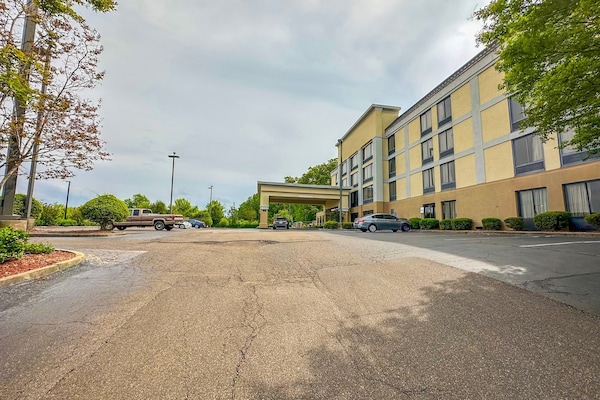 Foto van 2 tweepersoonsbedden (queensize) Niet-roken - Vakantiehuis in Jackson - parking
