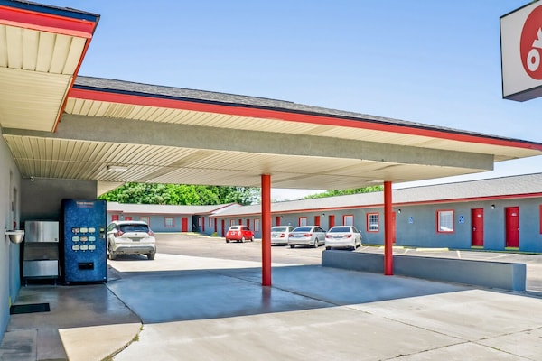 Foto van 2 tweepersoonsbedden | Roken toegestaan | Killeen TX - parking