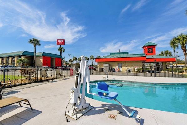 Foto van 2 tweepersoonsbedden | Roken toegestaan - Vakantiehuis in Lake Park GA - Pool