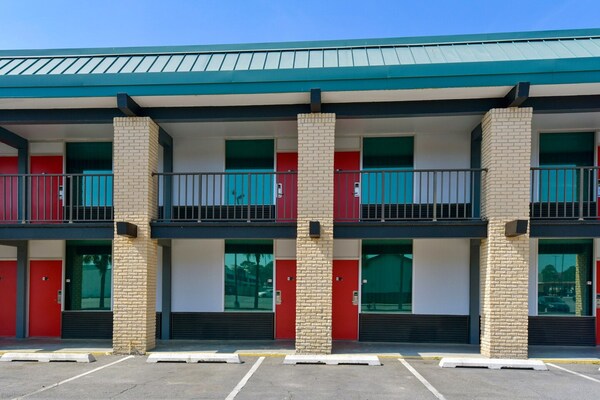 Foto van 2 tweepersoonsbedden | Roken toegestaan - Vakantiehuis in Lake Park GA - ExteriorSummer