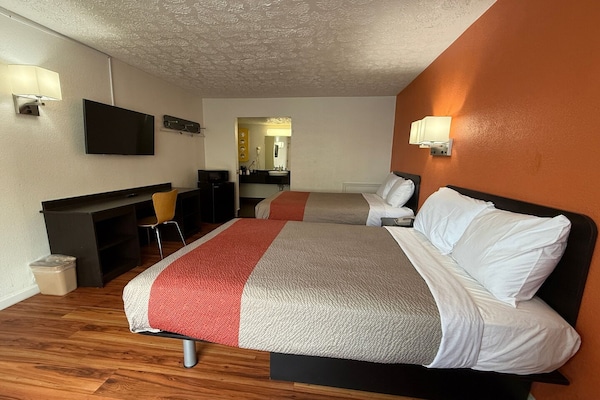 Foto van 2 tweepersoonsbedden | Roken toegestaan - Vakantiehuis in Columbus OH - BedRoom