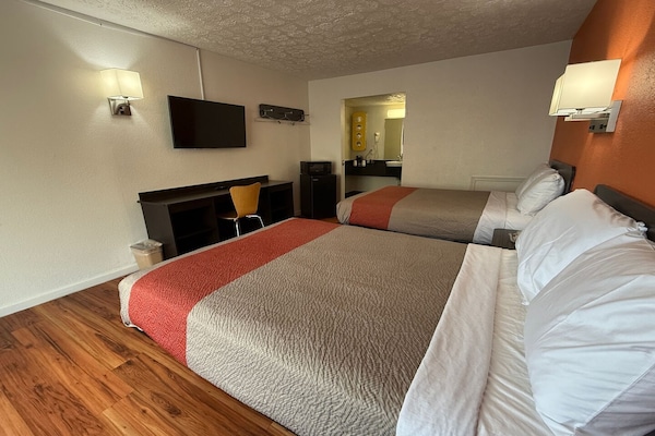 Foto van 2 tweepersoonsbedden | Roken toegestaan - Vakantiehuis in Columbus OH - BedRoom
