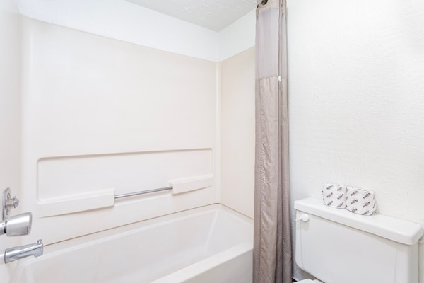 Foto van 2 tweepersoonsbedden | Roken toegestaan - Vakantiehuis in Columbus OH - BathRoom