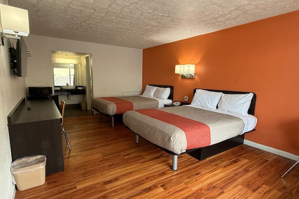 Foto van 2 tweepersoonsbedden | Rookvrij - Vakantiehuis in Columbus OH - BedRoom