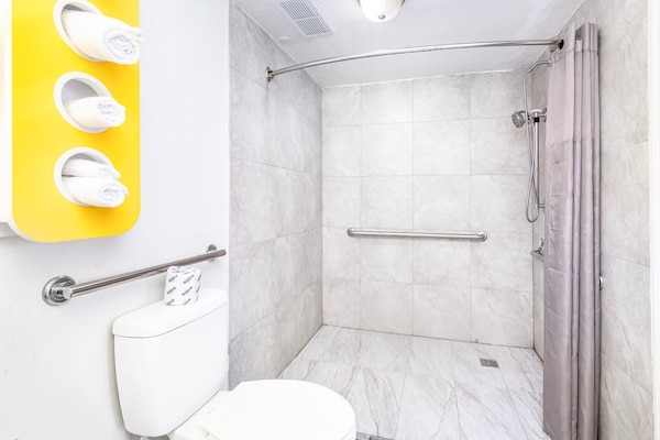 Foto van 2 tweepersoonsbedden | Rookvrij - Vakantiehuis in Columbus OH - BathRoom