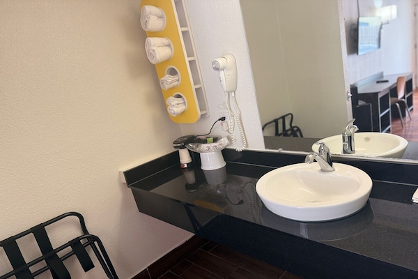 Foto van 2 tweepersoonsbedden | Rookvrij - Vakantiehuis in Columbus OH - BathRoom