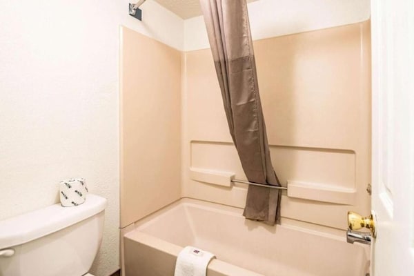 Foto van 2 tweepersoonsbedden | Rookvrij - Vakantiehuis in Columbus OH - BathRoom