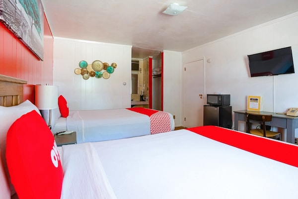 Foto van 2 Queensize bedden | Lamberton - Vakantiehuis in Lamberton - BedRoom