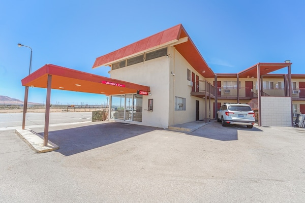 Foto van 2 tweepersoonsbedden | Rookvrij - Vakantiehuis in Mojave CA - parking