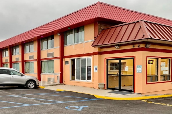 Foto van 2 tweepersoonsbedden | Roken toegestaan | Lima, Ohio - parking