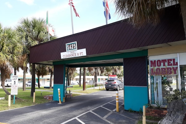 Foto van 2 tweepersoonsbedden | Roken toegestaan | Orlando - Vakantiehuis in Orlando FL - ExteriorSummer