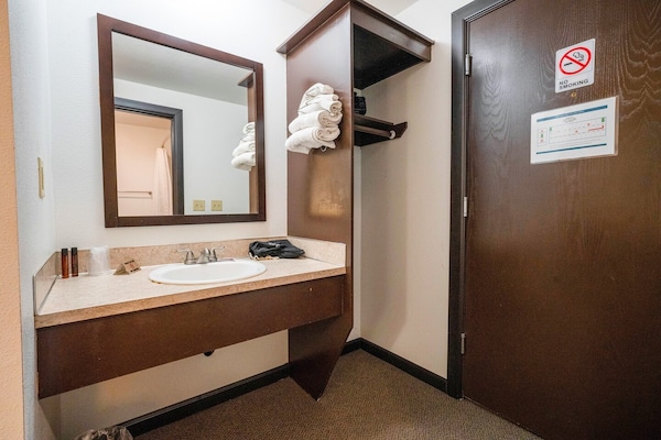 Foto van 2 tweepersoonsbedden (queensize) | Rookvrij - Vakantiehuis in Portland OR - BathRoom