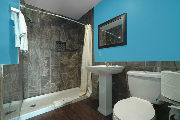 Foto van 3 Volledig Bed Met Kitchenette - Vakantiehuis in Corpus Christi TX - BathRoom