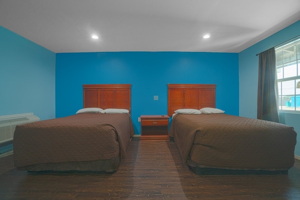 Foto van 2 tweepersoonsbedden met kitchenette - Vakantiehuis in Corpus Christi TX - BedRoom