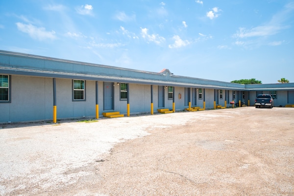 Foto van 2 tweepersoonsbedden met kitchenette - Vakantiehuis in Corpus Christi TX - parking