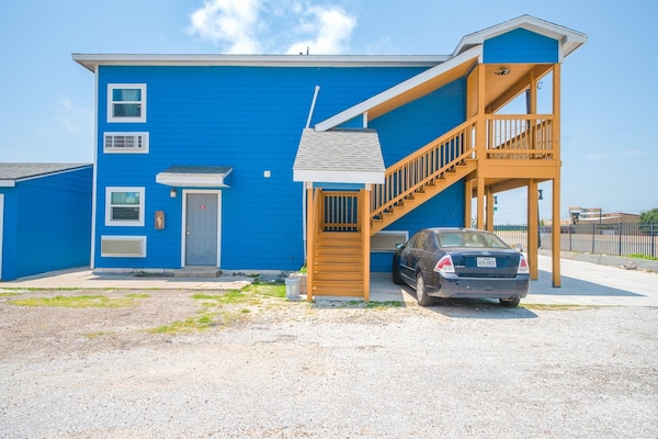Foto van 2 tweepersoonsbedden met kitchenette - Vakantiehuis in Corpus Christi TX - ExteriorSummer