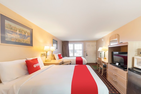Foto van 2 tweepersoonsbedden | Rookvrij - Vakantiehuis in Seneca Falls NY - BedRoom