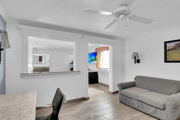 Foto van 2 tweepersoonsbedden (queensize) | Roken mogelijk - Vakantiehuis in Three Rivers TX - BedRoom