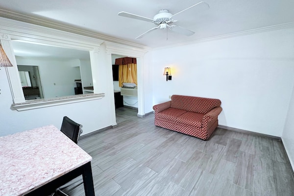 Foto van 2 tweepersoonsbedden (queensize) | Roken mogelijk - Vakantiehuis in Three Rivers TX - BedRoom