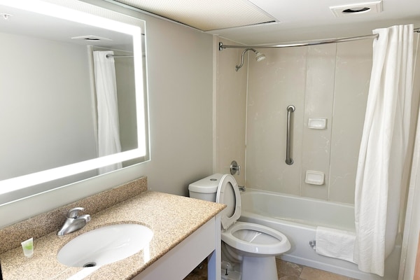 Foto van 2 Volle Bedden Met Kitchenette - Vakantiehuis in Tulsa - BathRoom