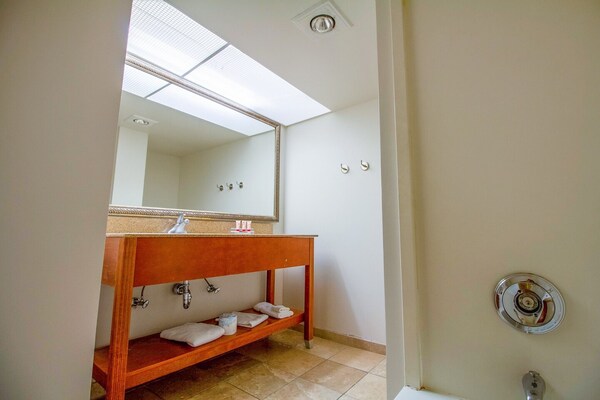 Foto van 2 Volle Bedden Met Kitchenette - Vakantiehuis in Tulsa - BathRoom