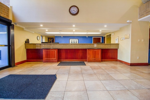 Foto van 2 Volle Bedden Met Kitchenette - Vakantiehuis in Tulsa - HallReception