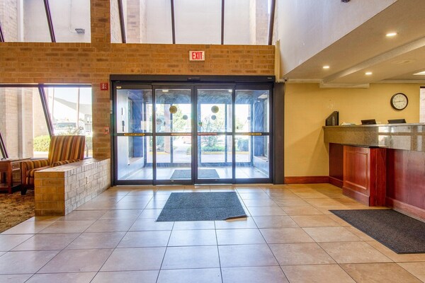 Foto van 2 Volle Bedden Met Kitchenette - Vakantiehuis in Tulsa - HallReception