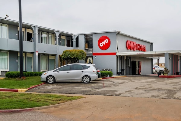 Foto van 2 Queensize bedden | Niet roken - Vakantiehuis in Wichita Falls TX - parking