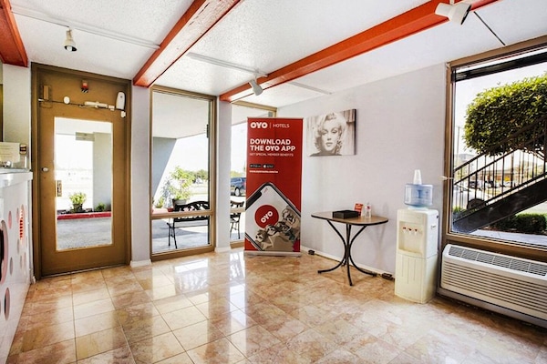 Foto van 2 Queensize bedden | Niet roken - Vakantiehuis in Wichita Falls TX - HallReception