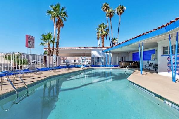 Foto van 2 tweepersoonsbedden (queensize) | NSMK | Yuma, Arizona - HotelSwimmingPool