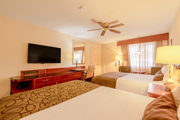 Foto van 2 tweepersoonsbedden (queensize) | NSMK | Yuma, Arizona - BedRoom